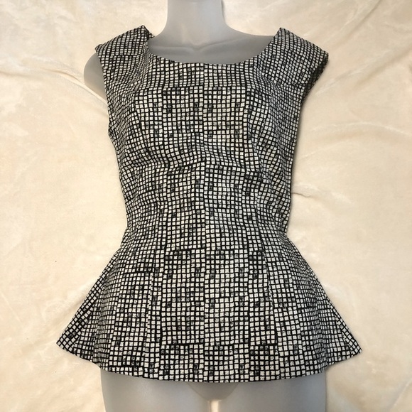 Y2K LE CHÂTEAU coordinating set black and white abstract design size 4 - Picture 5 of 13